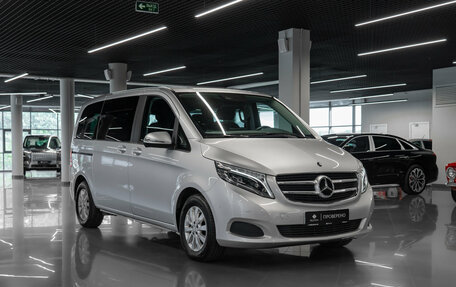 Mercedes-Benz V-Класс, 2016 год, 3 700 000 рублей, 2 фотография