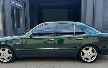Mercedes-Benz E-Класс, 1997 год, 700 000 рублей, 11 фотография
