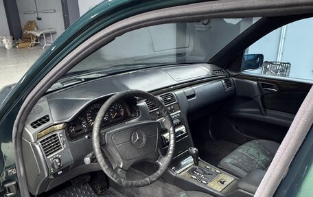 Mercedes-Benz E-Класс, 1997 год, 700 000 рублей, 15 фотография