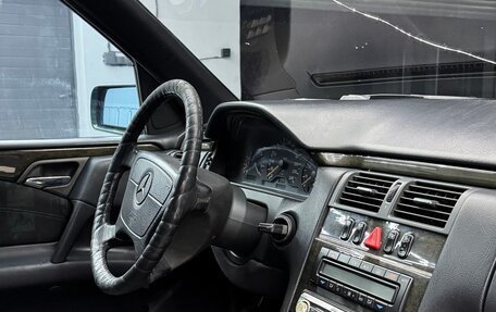 Mercedes-Benz E-Класс, 1997 год, 700 000 рублей, 22 фотография