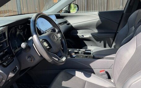 Lexus RX IV рестайлинг, 2024 год, 9 700 000 рублей, 26 фотография