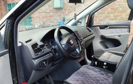 SEAT Alhambra II рестайлинг, 2011 год, 1 200 000 рублей, 5 фотография