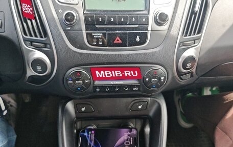 Hyundai ix35 I рестайлинг, 2012 год, 1 000 000 рублей, 12 фотография
