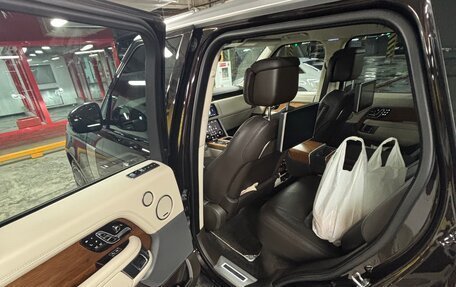 Land Rover Range Rover IV рестайлинг, 2018 год, 6 800 000 рублей, 9 фотография