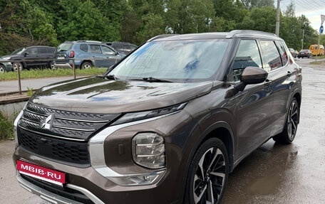 Mitsubishi Outlander, 2022 год, 4 100 000 рублей, 2 фотография