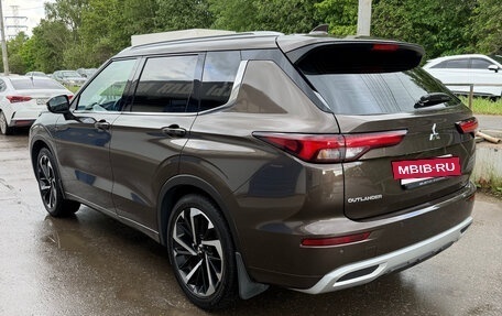 Mitsubishi Outlander, 2022 год, 4 100 000 рублей, 6 фотография