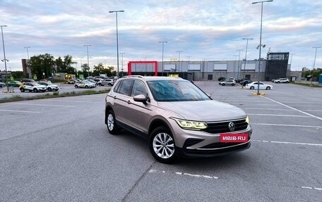 Volkswagen Tiguan II, 2021 год, 2 850 000 рублей, 3 фотография