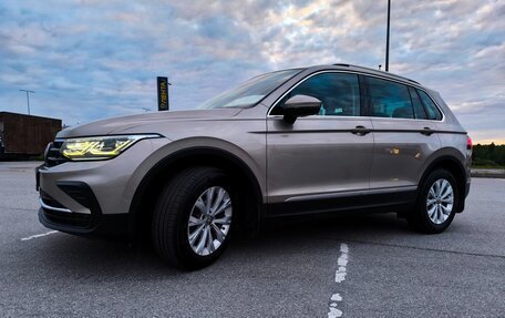 Volkswagen Tiguan II, 2021 год, 2 850 000 рублей, 15 фотография