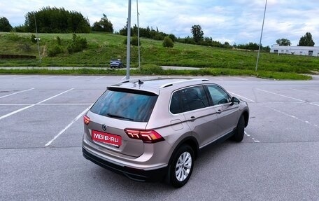 Volkswagen Tiguan II, 2021 год, 2 850 000 рублей, 8 фотография