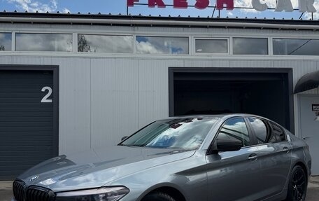 BMW 5 серия, 2018 год, 3 200 000 рублей, 2 фотография