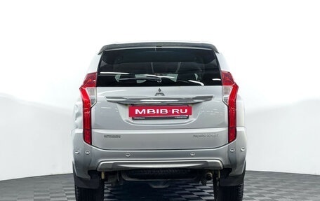 Mitsubishi Pajero Sport III рестайлинг, 2018 год, 3 097 000 рублей, 7 фотография