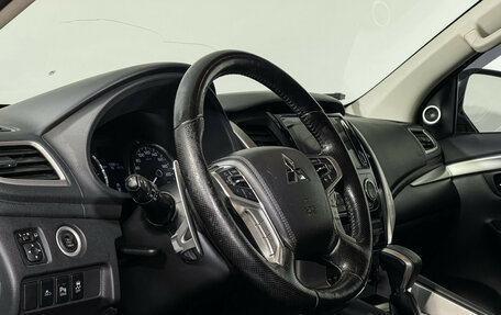 Mitsubishi Pajero Sport III рестайлинг, 2018 год, 3 097 000 рублей, 14 фотография