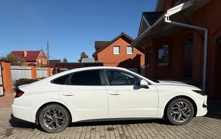 Hyundai Sonata VIII, 2020 год, 2 200 000 рублей, 4 фотография