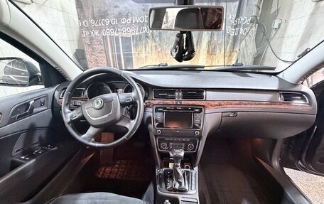 Skoda Superb III рестайлинг, 2012 год, 1 100 000 рублей, 13 фотография