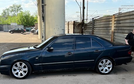 Mercedes-Benz E-Класс, 1997 год, 425 000 рублей, 21 фотография