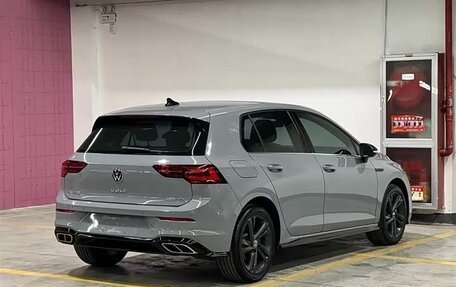 Volkswagen Golf VIII, 2023 год, 2 300 000 рублей, 4 фотография