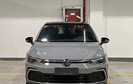 Volkswagen Golf VIII, 2023 год, 2 300 000 рублей, 2 фотография
