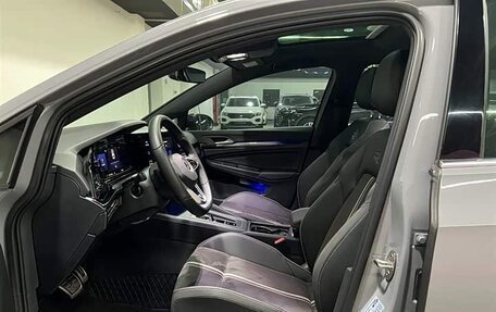 Volkswagen Golf VIII, 2023 год, 2 300 000 рублей, 7 фотография