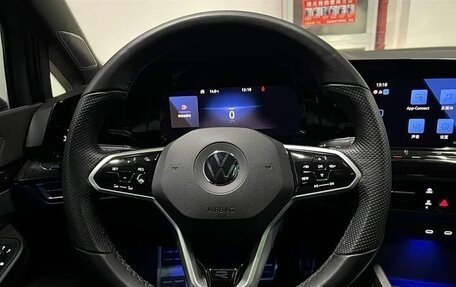 Volkswagen Golf VIII, 2023 год, 2 300 000 рублей, 9 фотография