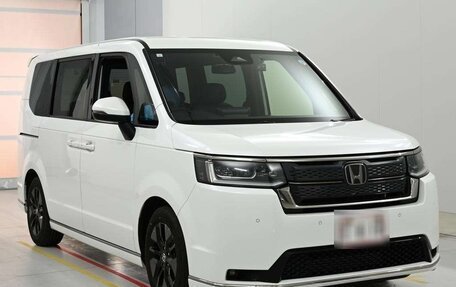 Honda Stepwgn, 2023 год, 2 100 000 рублей, 2 фотография