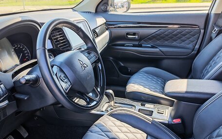 Mitsubishi Outlander III рестайлинг 3, 2022 год, 2 220 555 рублей, 11 фотография