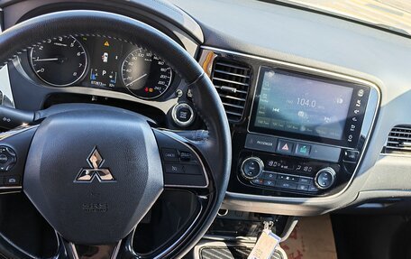 Mitsubishi Outlander III рестайлинг 3, 2022 год, 2 220 555 рублей, 12 фотография