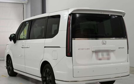 Honda Stepwgn, 2023 год, 2 100 000 рублей, 6 фотография