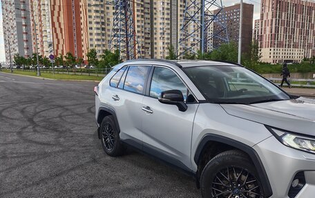 Toyota RAV4, 2021 год, 3 800 000 рублей, 2 фотография