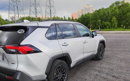 Toyota RAV4, 2021 год, 3 800 000 рублей, 14 фотография