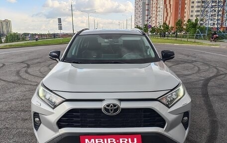 Toyota RAV4, 2021 год, 3 800 000 рублей, 13 фотография