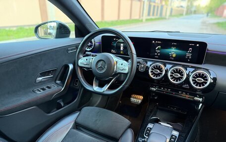 Mercedes-Benz CLA, 2019 год, 2 200 000 рублей, 13 фотография