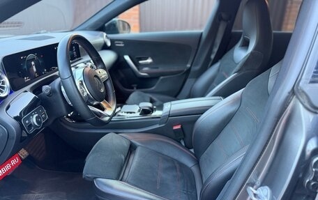 Mercedes-Benz CLA, 2019 год, 2 200 000 рублей, 11 фотография
