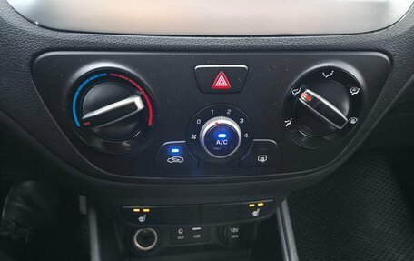 Hyundai Solaris II рестайлинг, 2017 год, 897 000 рублей, 16 фотография