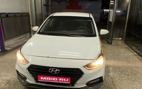 Hyundai Solaris II рестайлинг, 2017 год, 599 999 рублей, 1 фотография