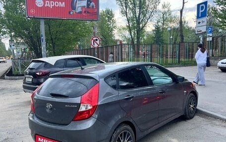 Hyundai Solaris II рестайлинг, 2012 год, 820 000 рублей, 5 фотография