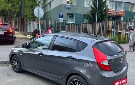 Hyundai Solaris II рестайлинг, 2012 год, 820 000 рублей, 3 фотография