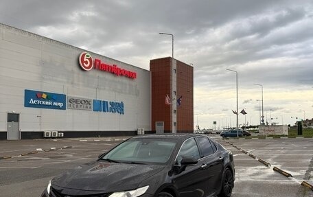 Toyota Camry, 2018 год, 2 850 000 рублей, 2 фотография