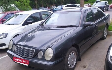 Mercedes-Benz E-Класс, 1999 год, 480 000 рублей, 3 фотография