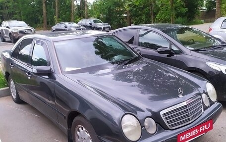 Mercedes-Benz E-Класс, 1999 год, 480 000 рублей, 2 фотография
