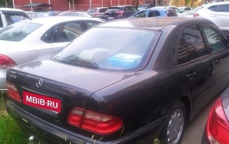 Mercedes-Benz E-Класс, 1999 год, 480 000 рублей, 6 фотография
