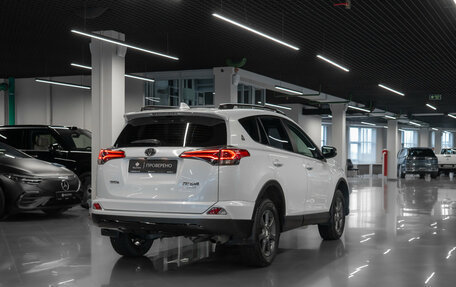 Toyota RAV4, 2019 год, 3 300 000 рублей, 5 фотография