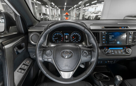 Toyota RAV4, 2019 год, 3 300 000 рублей, 10 фотография
