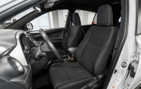 Toyota RAV4, 2019 год, 3 300 000 рублей, 9 фотография