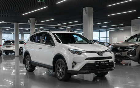 Toyota RAV4, 2019 год, 3 300 000 рублей, 2 фотография