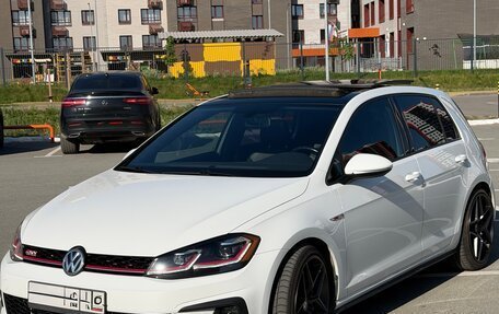 Volkswagen Golf GTI VII, 2017 год, 2 750 000 рублей, 2 фотография