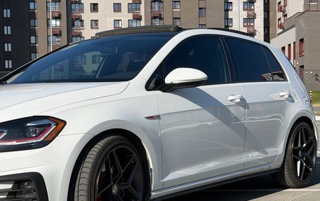 Volkswagen Golf GTI VII, 2017 год, 2 750 000 рублей, 5 фотография