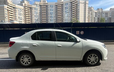 Renault Logan II, 2017 год, 800 000 рублей, 5 фотография
