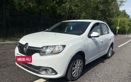 Renault Logan II, 2017 год, 800 000 рублей, 2 фотография