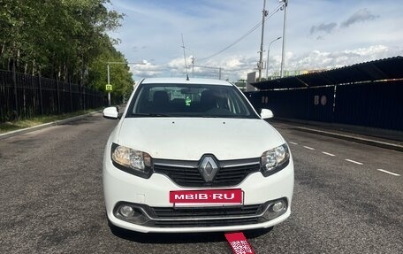 Renault Logan II, 2017 год, 800 000 рублей, 3 фотография