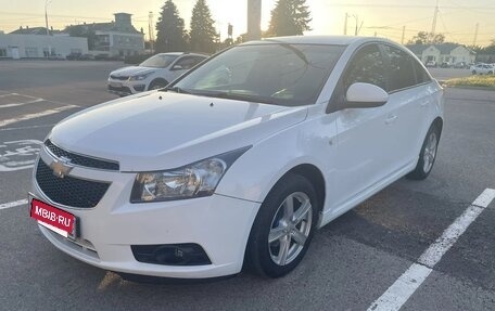 Chevrolet Cruze II, 2011 год, 650 000 рублей, 2 фотография
